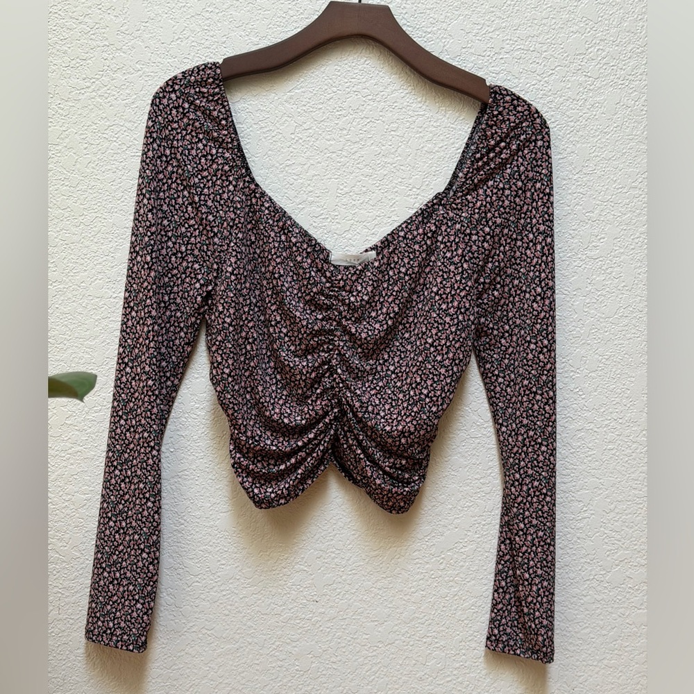 Lush Floral Ruched Long Sleeve Top Size Large